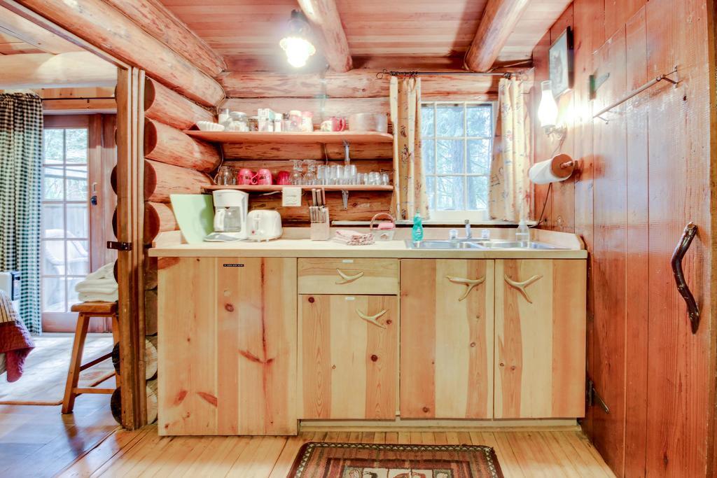 Zoe'S Log Cabin Welches Exterior foto