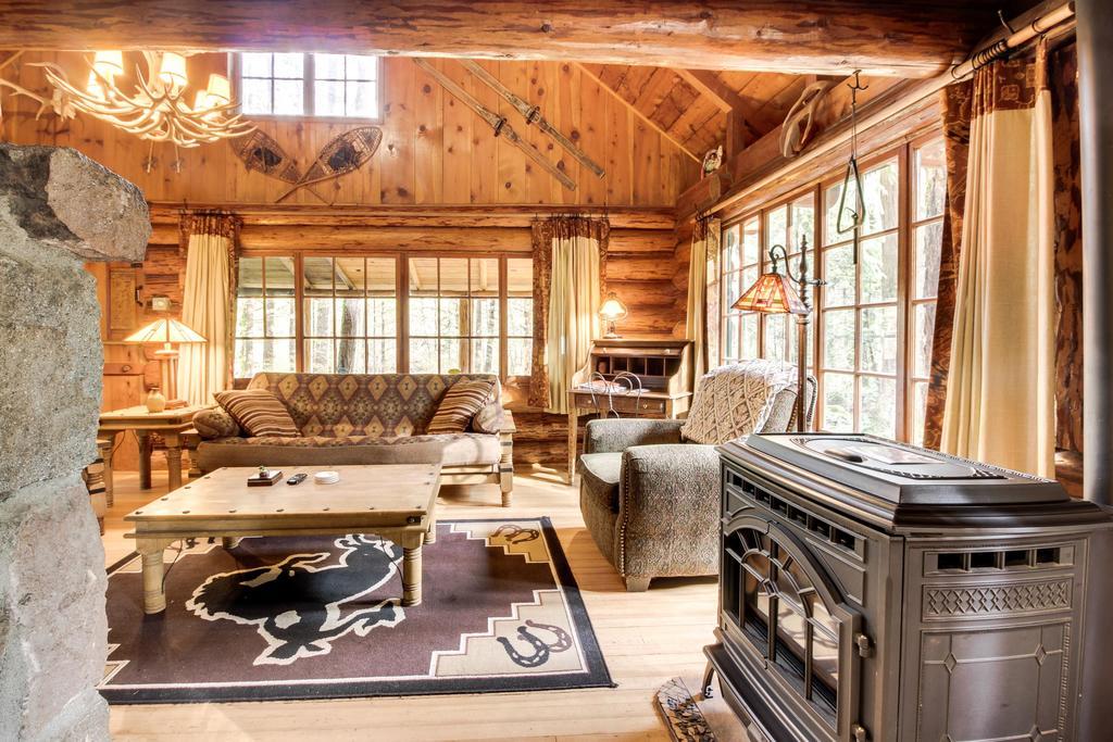 Zoe'S Log Cabin Welches Exterior foto