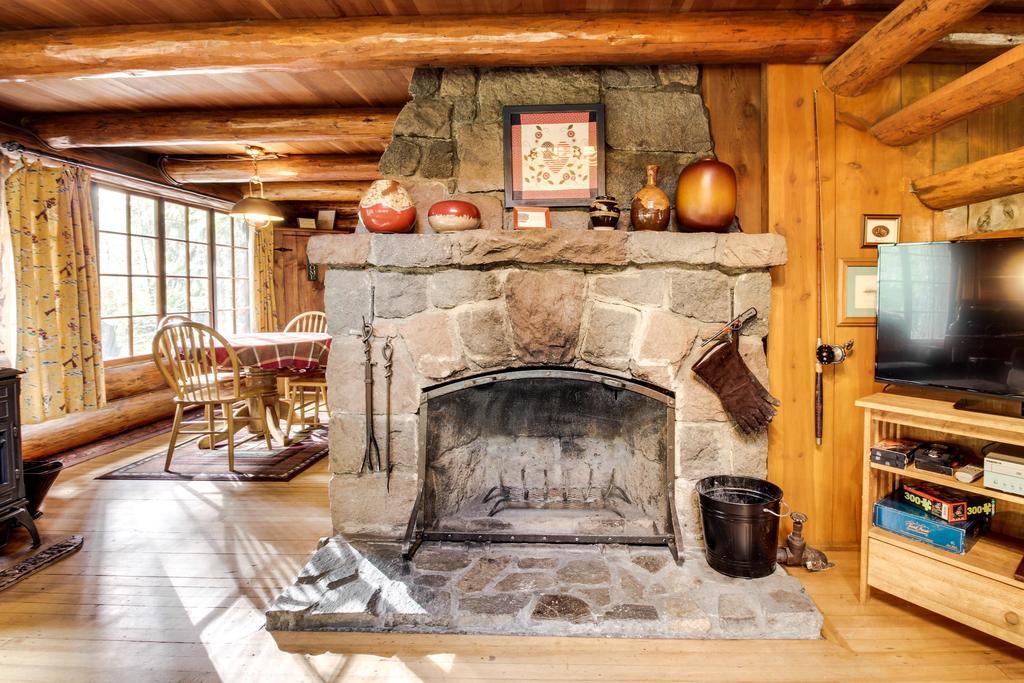 Zoe'S Log Cabin Welches Exterior foto