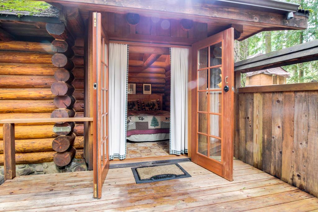 Zoe'S Log Cabin Welches Exterior foto