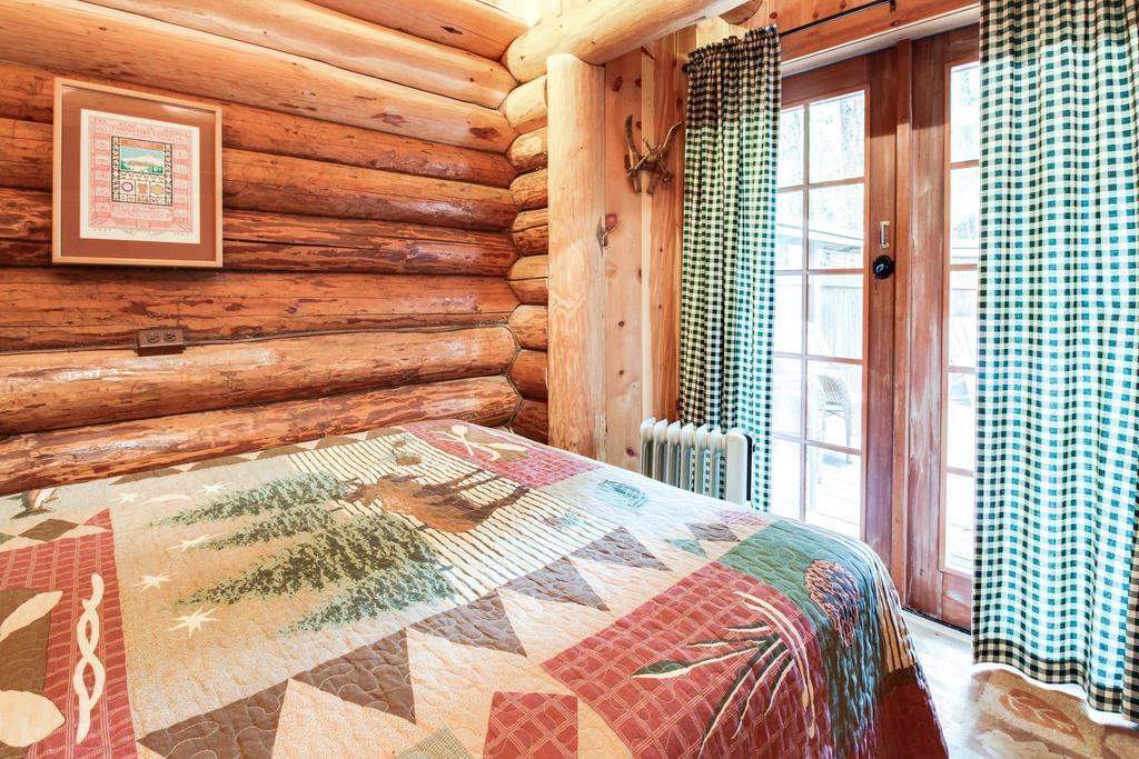 Zoe'S Log Cabin Welches Exterior foto